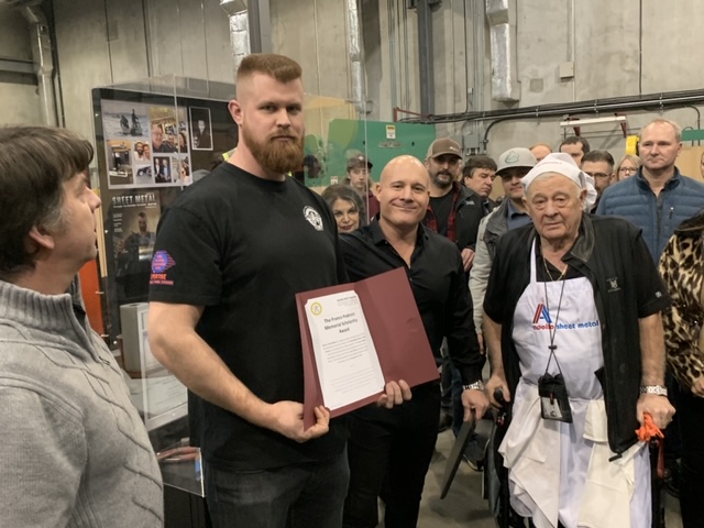 SMWTCS's tweet photo. #ApolloSheetMetal has created a perpetual scholarship award memorializing Franco Pederzini, who served as a #SMITB Trustee/#SMWTCS Director (2018-2019).
Scott Wilcox of #SpectrumSheetMetal was presented the scholarship award at the Annual Apollo Christmas Lunch on December 20 https://t.co/TwCKOxu107