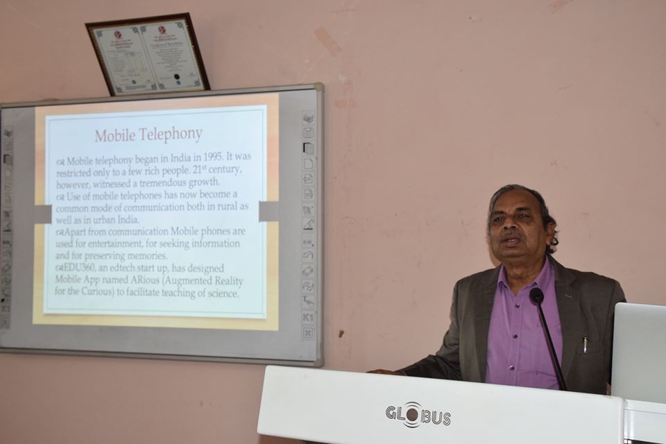 riea_official's tweet photo. Extension Lecture delivered by Prof. Sudhakar C. Agarkar on "Use of #Augmented_Reality for #Effective_Teaching of Science". https://t.co/jR0OgdnCZx