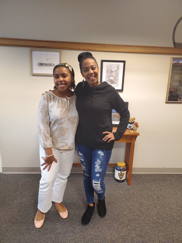 lpambush's tweet photo. Neesey Payne@neeseypayne paid a visit to Hidden Valley to visit a journalism student. Thank you so much! Made her day and ours! https://t.co/9NWcZWmcSt