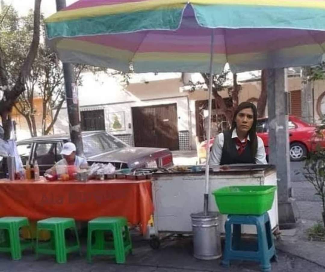 Amigos tengan cuidado, esto ya se salió de control, fui a comprar 7 gorditas para llevar y de regreso a mi casa me detuvo un tipo y me dijo: "Entrégame las 7 gorditas que acabas de comprar" 

¿cómo sabía que eran 7 gorditas?