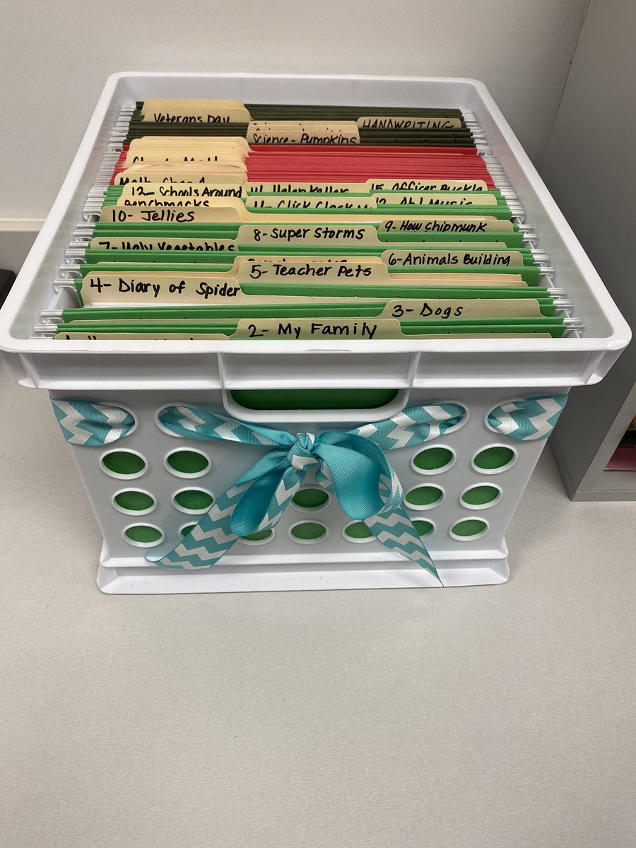 holly35c's tweet photo. Shout out to Mrs clegg for organizing the discovery side second grade copy bin!!! You are amazing! https://t.co/YQGqgfsiBl