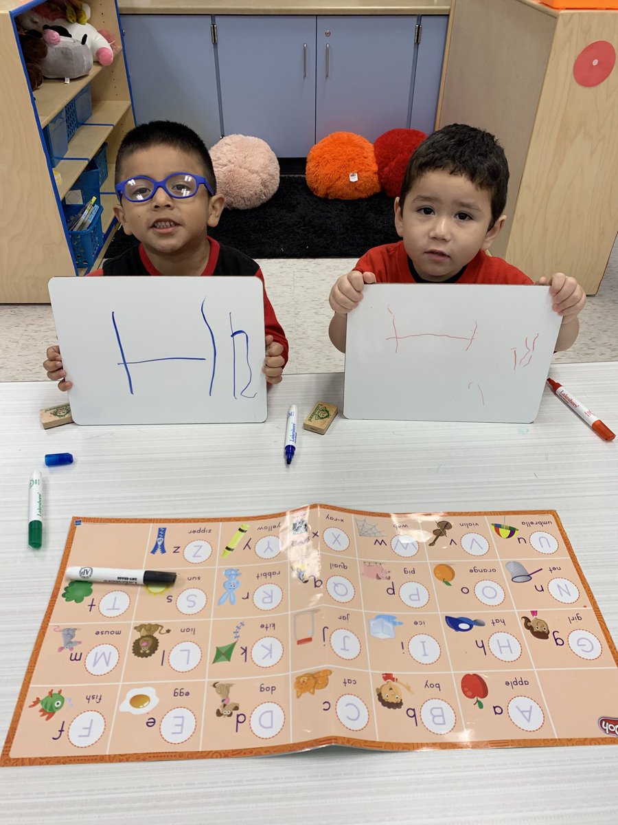 Ms_Baez07's tweet photo. Today we rotated around stations working on our fine motor skills. ✋🏽Look at them gooo!!! #ppcd3 #pandasatwork #room707 @var https://t.co/k3n9HfM22o