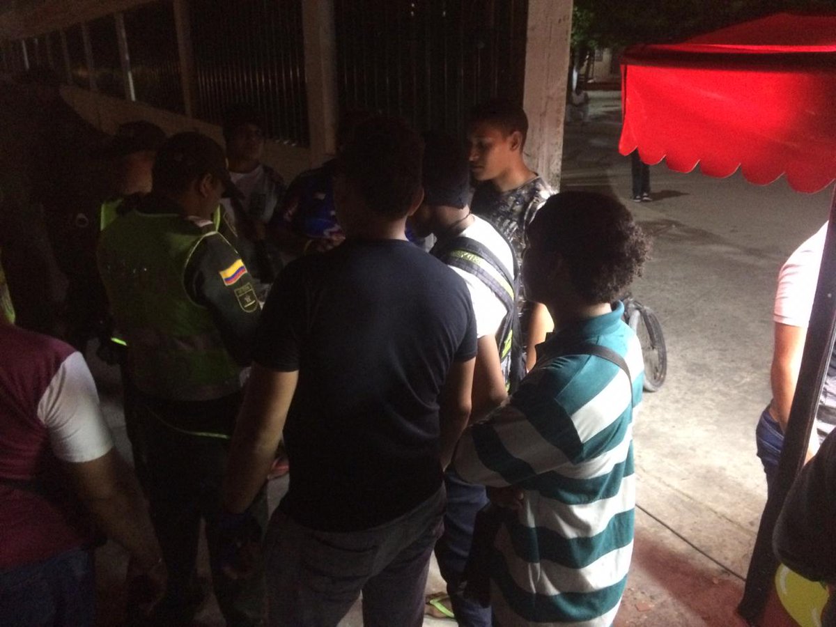 #SoledadSegura | Estamos comprometidos con la seguridad de nuestros coterráneos. La Secretaria de Gobierno y el Tránsito de Soledad en asocio con <a href="/PoliciaColombia/">Policía de Colombia</a>, iniciaron desde anoche una jornada de control y prevención del delito en diferentes sectores.