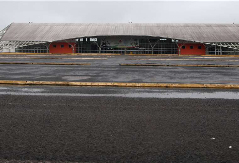 grupoeldeber's tweet photo. Aeropuerto de Chimoré pasará a manos de dos ministerios para evitar ‘vuelos clandestinos’. https://t.co/iMKHsxm7tk https://t.co/V4eKLcbHb7