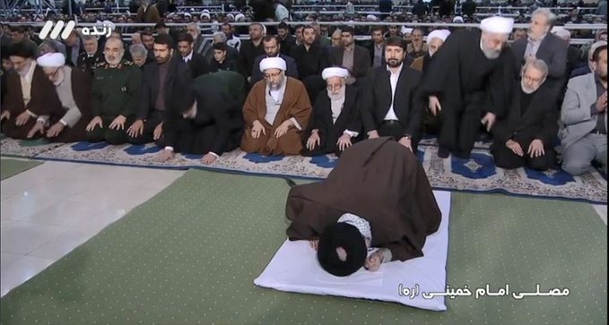 اگر وسط نماز جیش دارید، جمع کنید برید