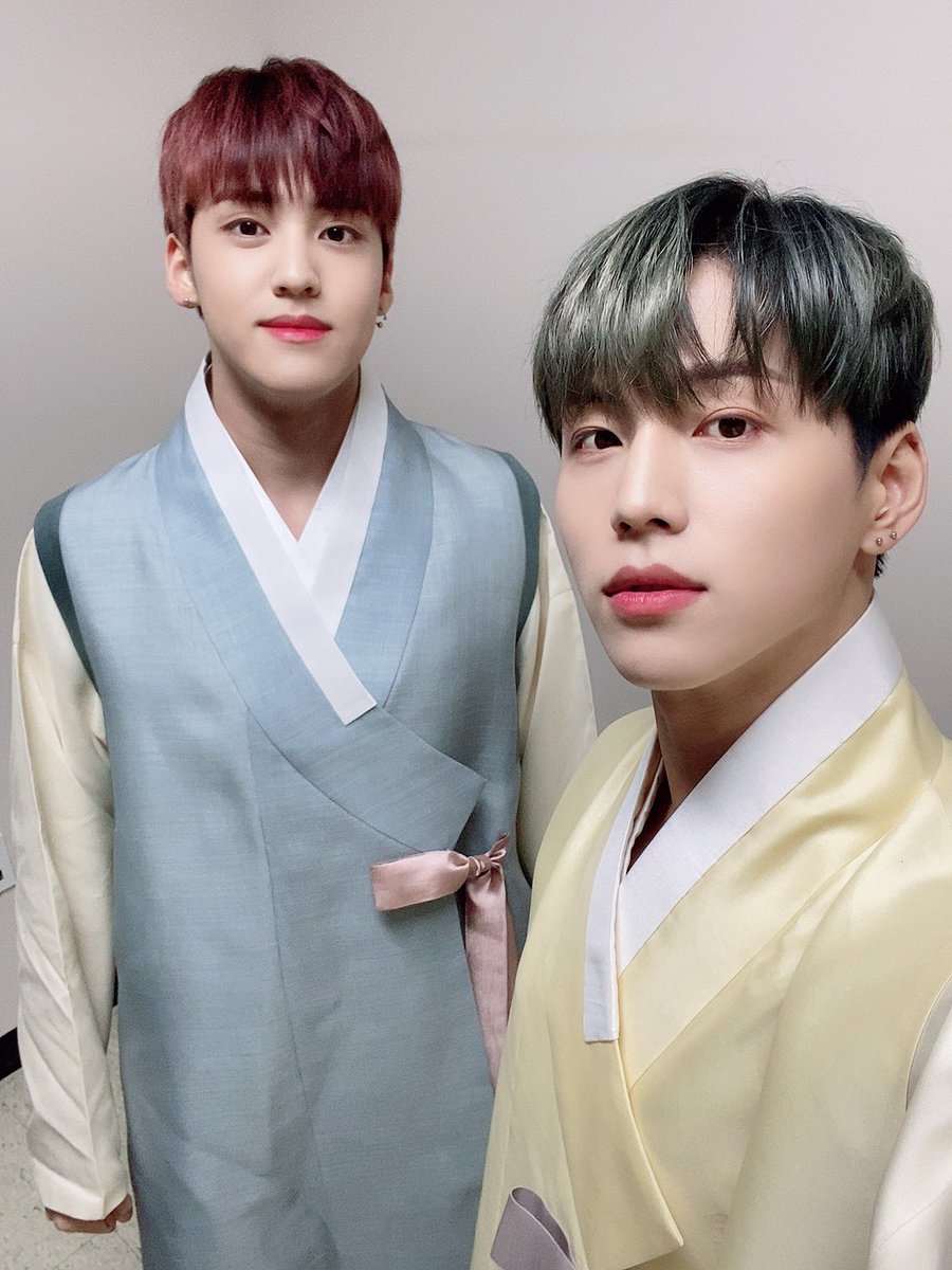 official_bofyou's tweet photo. [ #비오브유 (B.O.Y) ]

까치까치🐶🐰

#김국헌 #송유빈 #BOfYou #B_O_Y https://t.co/CRpbtIufjR