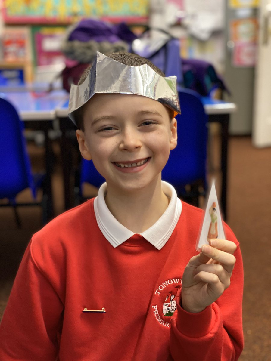 French4Kids_LCF's tweet photo. Our very last session @TongwynlaisPri2 was full of fun and laughter as we celebrated the epiphany with our french tradition of “la galette des rois”. Our kings and queens of the day found “la fève “. #frenchclub #frenchafterschoolclub #sweetfinish https://t.co/0uc9FHoPjt
