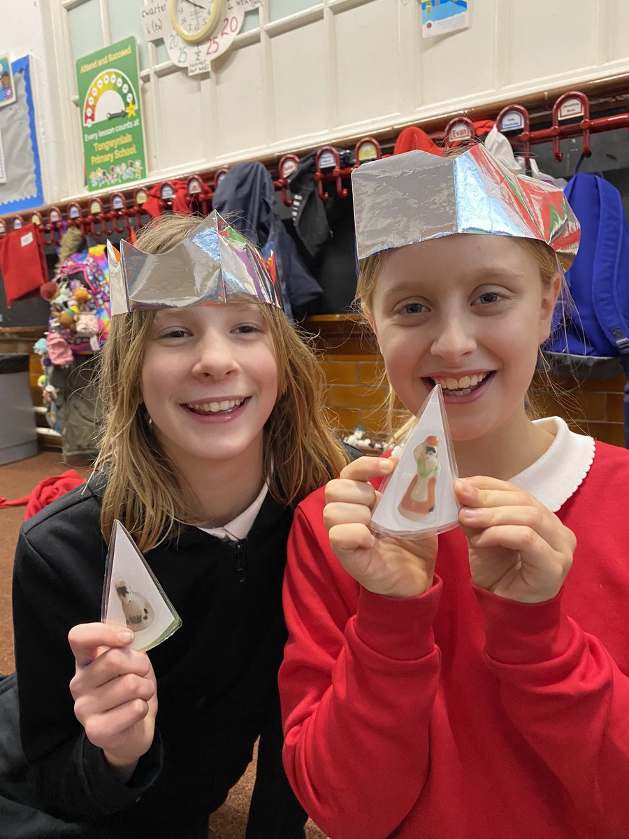French4Kids_LCF's tweet photo. Our very last session @TongwynlaisPri2 was full of fun and laughter as we celebrated the epiphany with our french tradition of “la galette des rois”. Our kings and queens of the day found “la fève “. #frenchclub #frenchafterschoolclub #sweetfinish https://t.co/0uc9FHoPjt