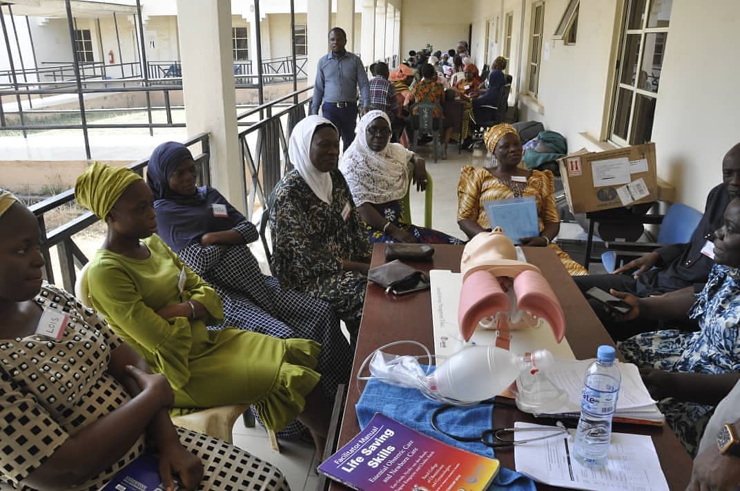 wellbeingafrica's tweet photo. #FrontlineFriday - 2️⃣0️⃣2️⃣0️⃣ Year of the Nurses &amp; Midwives

The Wellbeing Foundation Africa #frontline #EmONC Program has delivered Quality Improvement (QI) workshops on maternal &amp; newborn health, with health workers across all 16 LGAs in Kwara State. #safebirth #cleanbirth https://t.co/3zI28DmsAF