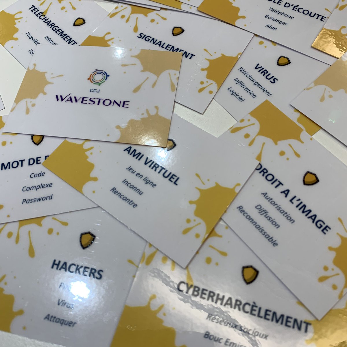 etiennecapgras's tweet photo. C’est parti avec 22 élèves du #lycée professionnel Maria Casares d'Avignon pour une session #123Cyber, le #jeu de #sensibilisation à la #cybersécurité et au #cyberharcèlement conçu par le #CCJ @ArouaBiri et @wavestoneFR avec le soutien de @cybervictimes 
cc @eduscol_EMI https://t.co/X1b9DNG8UK