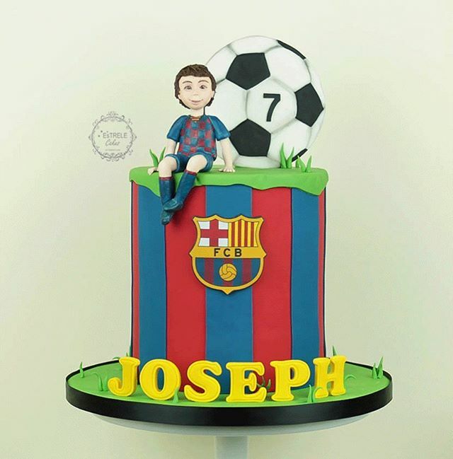 EstreleCakes's tweet photo. Finally sorting through my photos from last year. This cake doesn’t need much explanation but I do need to thank @customcakery for letting me copy one of her beautiful cake’s details!  #footballcake #footballbirthdaycake #barcelonafootballclub #yorkshirecakemaker https://t.co/uL7u0bMXKn