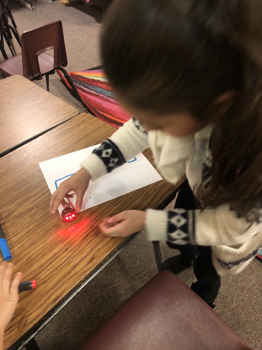 asp_young's tweet photo. Had so much fun building and coding tracks for the ozobots! @Ozobot @SteamyBakerBear @bakerelembears #journeytoAWE #Livelaughlearn #engageCobb https://t.co/7R38PjgjhN
