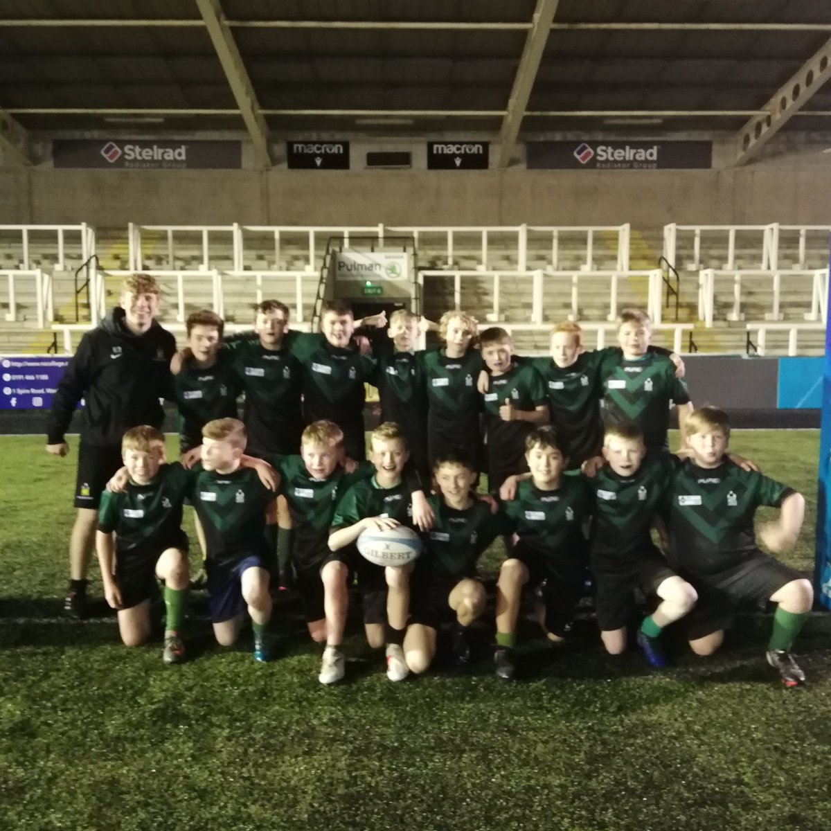 Thunder_cf's tweet photo. Great year 7 Champion Schools North East Finals @ThunderRugby last night, all teams doing great with @es_physed and @HexhamMiddle going through to the @Schools_RL national rounds.
Thanks also to Parkside Academy and @WhytrigMS who came 3rd.
Good Luck in the next rounds. https://t.co/yOG1MuUw5c