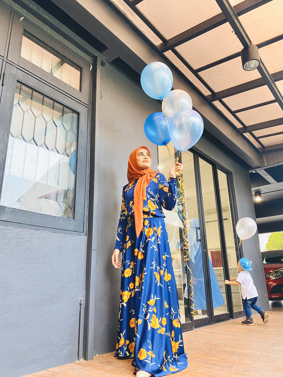 sandra_golly's tweet photo. Golly belajar untuk terus memberi walaupon kadang-kadang tak dihargai. Kerana rasa bahagia dengan memberi. Dan cukuplah kita simpan dalam hati walaupun kita disakiti. Move on dan happy selalu. Yes i believe soon orang akan menilai mana satu kaca mana satu permata. https://t.co/6nBCj5d14s
