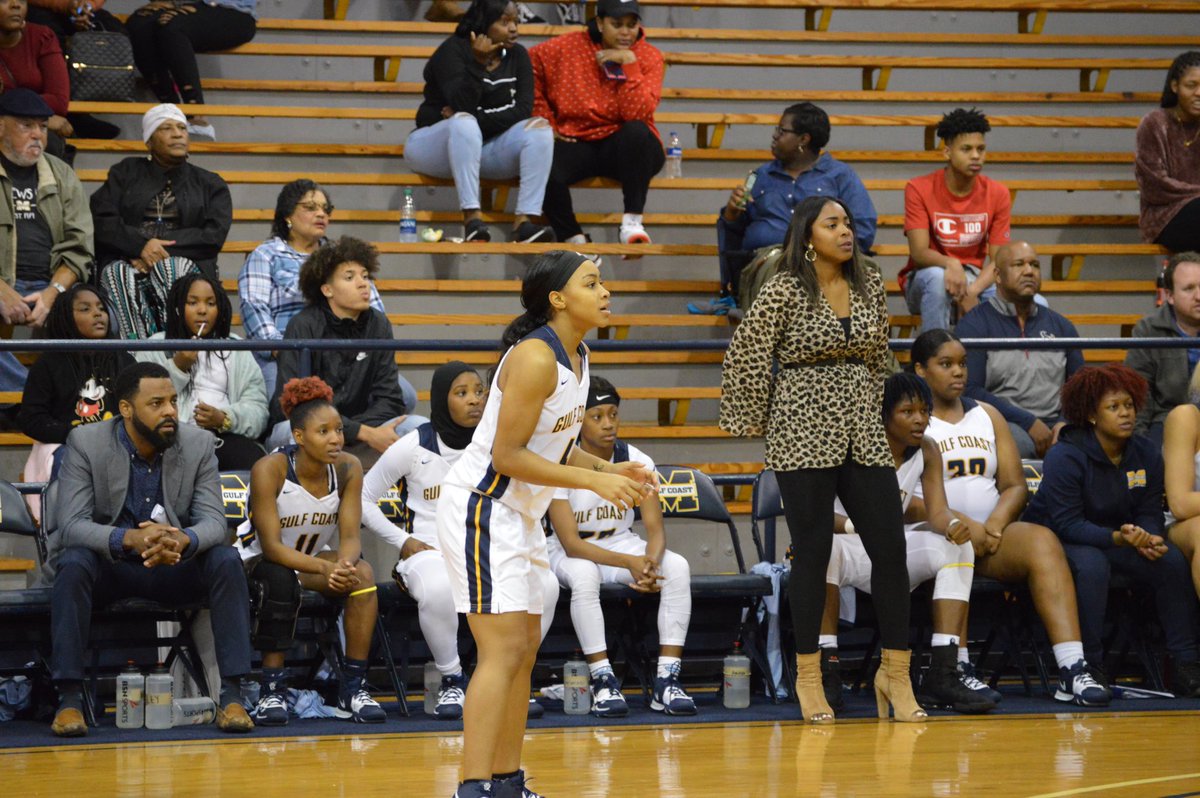 CoachAdamsMGCCC's tweet photo. To the Ladies who decided to take a chance to be a part of the building process. That’s bigger than us, from the bottom of my heart Thank You. You decided to start a new Legacy💛💙🏀 https://t.co/2AVlGCJn1i