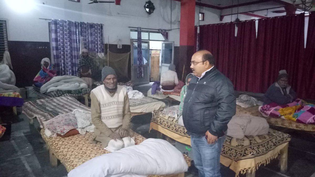 DKhatauli's tweet photo. Inspected Oldage home Khatoli.42oldage persons r residing there.They have sufficient blankets,Rajai, bedsheets.Alao was also provided to them .Talked to them.They were pleased to be there. https://t.co/YK8ZI31kEm
