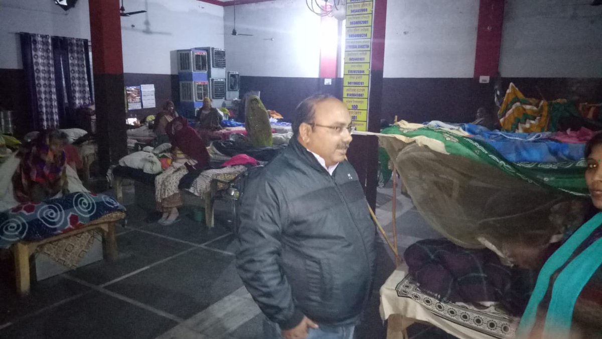 DKhatauli's tweet photo. Inspected Oldage home Khatoli.42oldage persons r residing there.They have sufficient blankets,Rajai, bedsheets.Alao was also provided to them .Talked to them.They were pleased to be there. https://t.co/YK8ZI31kEm