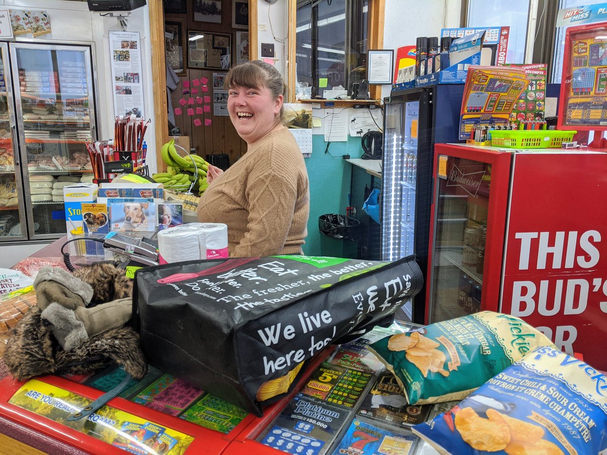 lisasellspiano's tweet photo. Halliday's Meat market is open in the case you forgot something!
#hallidays @DowntownStJohns #stormchips #nlwx @weathernetwork @sjmorningshow @DestinationSJ @geoffmeeker #buylocal #snowday @NLtweets @cbcnl https://t.co/YAxSLJ5bW9