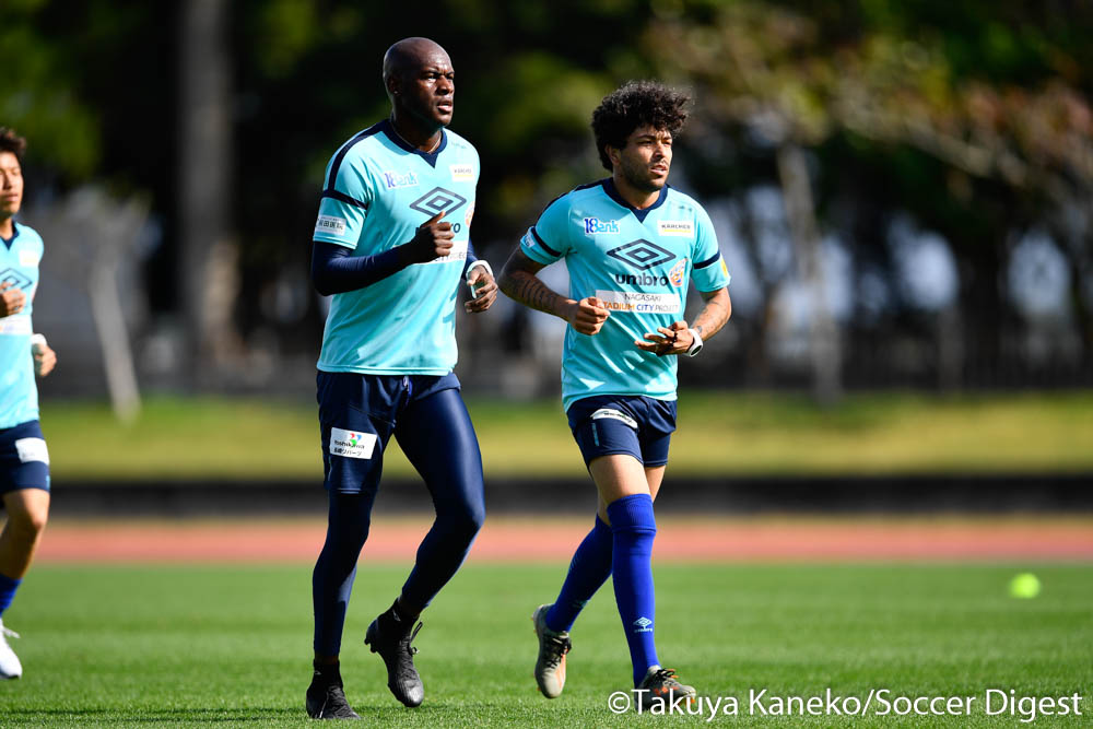 sakadai_naka's tweet photo. Vファーレン長崎に新加入したブラジル人MFのルアン選手🇧🇷
遠くから見る風貌はかつてのマラドーナにそっくり😯❓⚽✨

写真部📸金子 https://t.co/EyhgAAxzTN