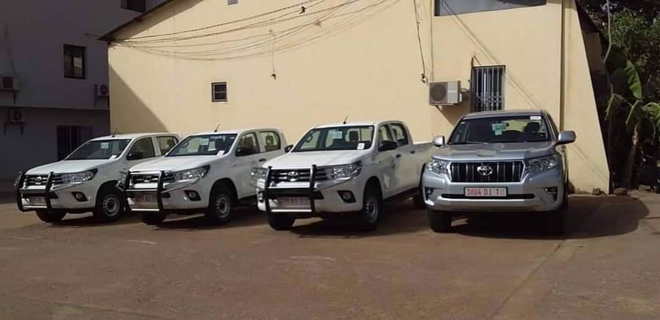 GouvernementM's tweet image. #Ministre de l’Élevage et de la Pêche. Dr Kané Rokia MAGUIRAGA a procédé ce matin à la remise de véhicules à l'Unité de Gestion.Suite➡️m.facebook.com/story.php?stor…