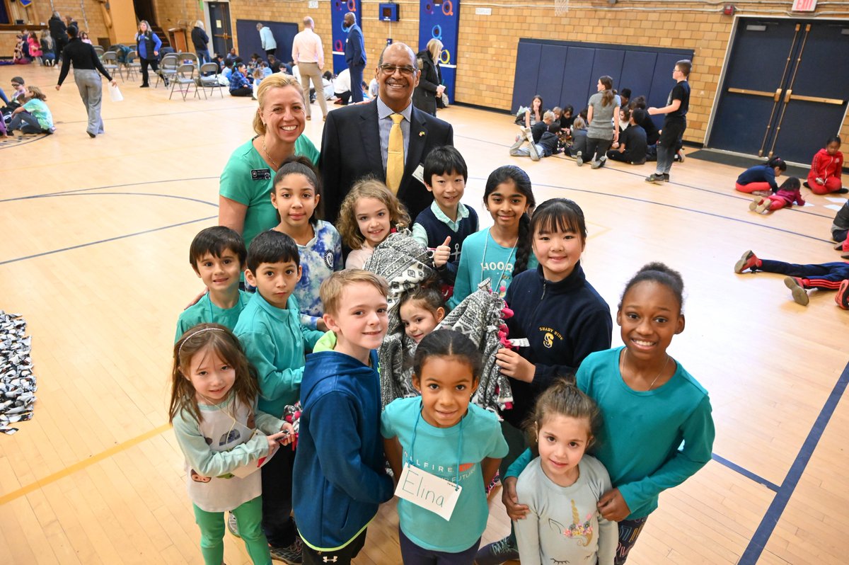 shady_side's tweet image. The event concluded with everyone listening to a book about Dr. King and excerpts from his “I Have a Dream” speech. #MLKDaysofService