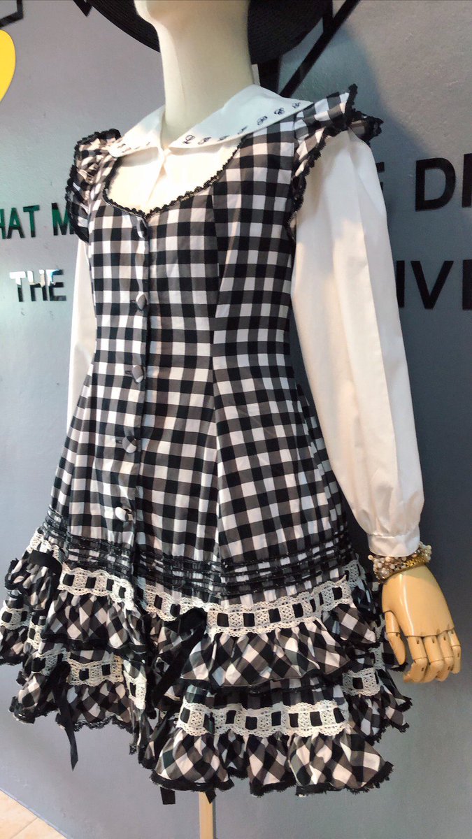 meawjaa099's tweet photo. 15.Bodyline Dress Bust:36" Wasit:30"Length:31" ╔═.♥.══════╗
   $  S A L E  $
╚══════.♥.═╝ 690฿(22.85$) Shipping not included #sweetlolita #goticlolita #lolitafashion #copbrand #เสื้อผ้ามือสองราคาถูก #ตามหา #ส่งต่อ #sale #เดรสญี่ปุ่นน่ารัก #axesfemme #lizlisa https://t.co/Gl7f35BaCa