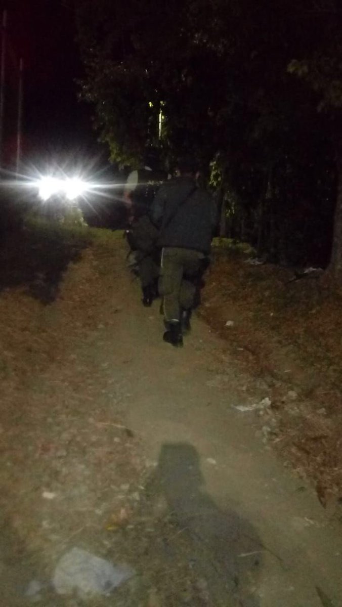 CAMdeSantaTecla's tweet photo. Continuamos con los patrullajes preventivos en colonias, pasajes y parques a fin de garantizar la seguridad de los tecleños, #SantaTecla #EscudoTecla #SumamosProgreso https://t.co/S0tvm4phxQ