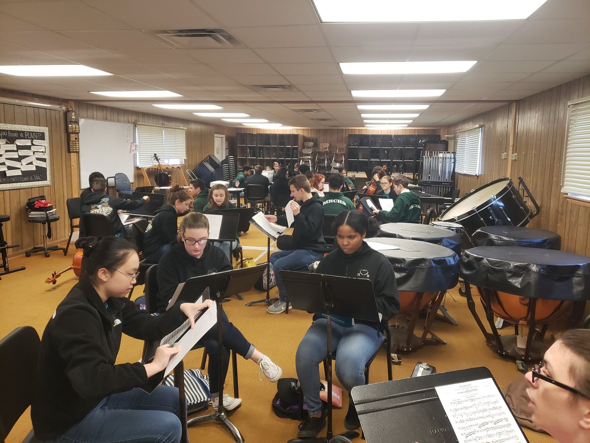 mhchsorchestra's tweet photo. Each year, at the beginning of second semester, orchestra students break up into quartets. Using the skills they have learned in orchestra over the year, they teach themselves a selected piece. Today is the first day of quartets! @masseyhillclass @CumberlandCoSch @CCSChoice1 https://t.co/0sGv25k4Kn