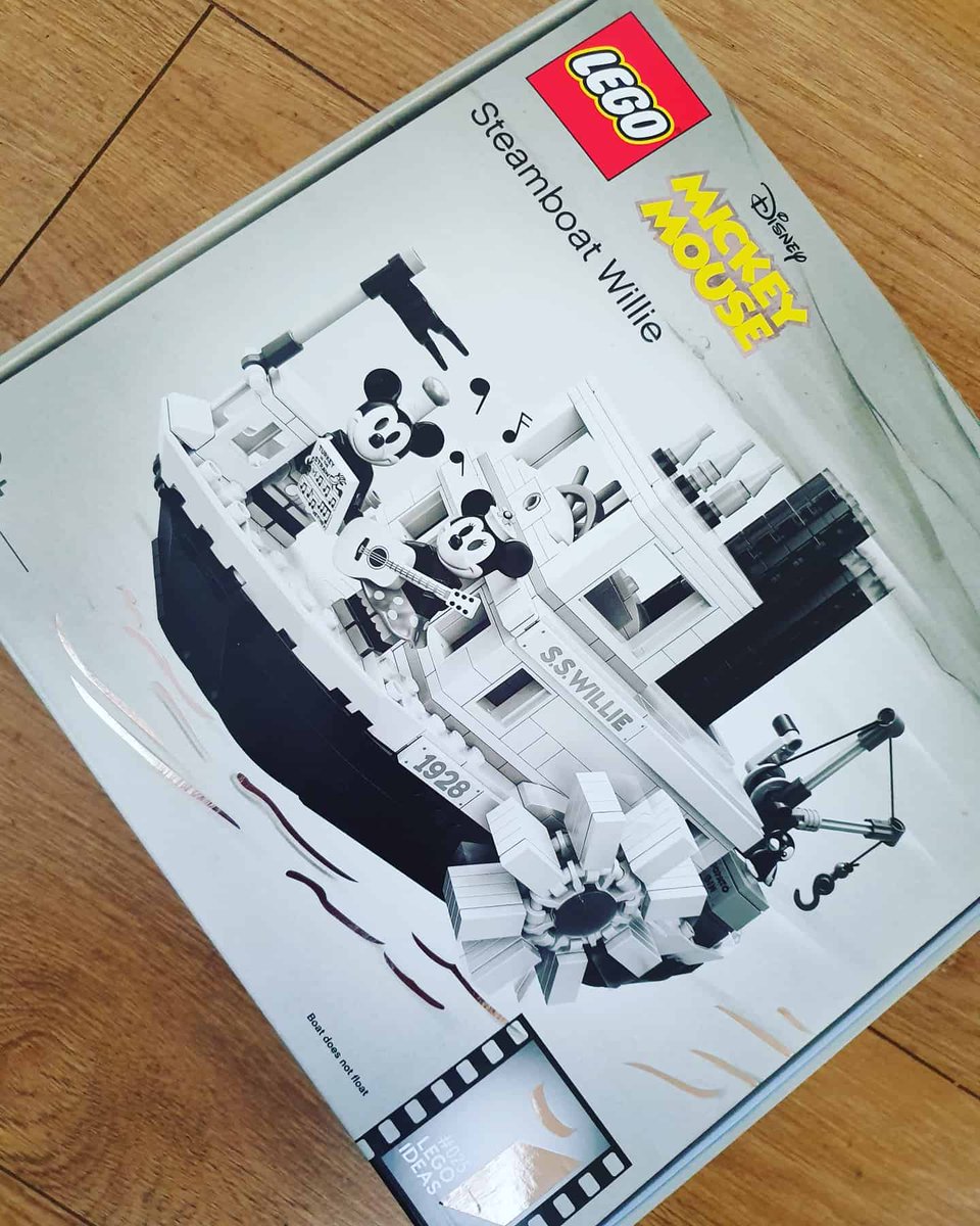 Friday Fun 👷‍♀️
Giving the old grey matter some exercise today 🧠
Testing the old hand eye coordination, memory skills, problem solving and concentration levels 🧐
(perhaps some of my patience levels too... 😆)
#lego #recovery #braintumour #FridayFun