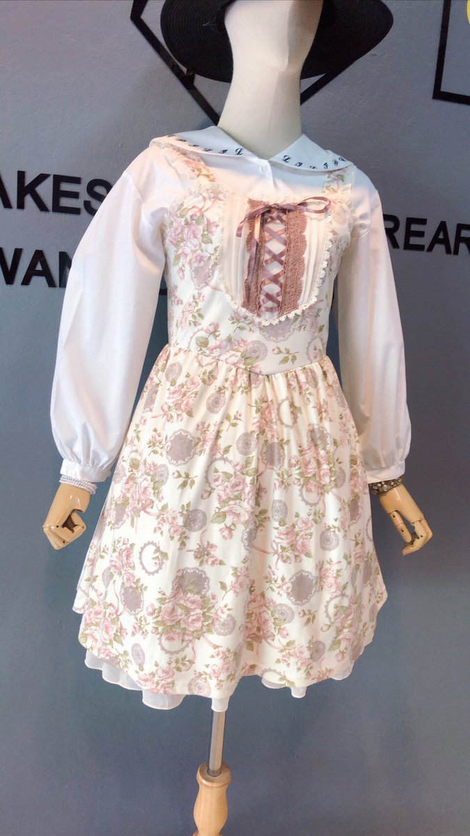 meawjaa099's tweet photo. 16.Axesfemme Dress Bust:35" Wasit:30" Length:35" ╔═.♥.══════╗
   $  S A L E  $
╚══════.♥.═╝ 490฿(23.47$) Shipping not included #lizlisa #gothiclolita #โกธิค #เดรสญี่ปุ่น เดรสญี่ปุ่นมือสอง #axesfemme #lolitafashion #bodyline #secrethoney #2handthailand https://t.co/T4RAhkXBqi