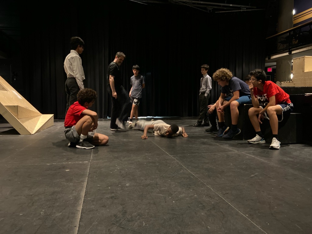UCC_Community's tweet photo. Our Year 8 and 9 drama students are learning about stage combat in preparation for their upcoming show #LordOfTheFlies from Feb. 27-29 🎭 #UCCarts #UCCdrama https://t.co/tNT49f2F6Z