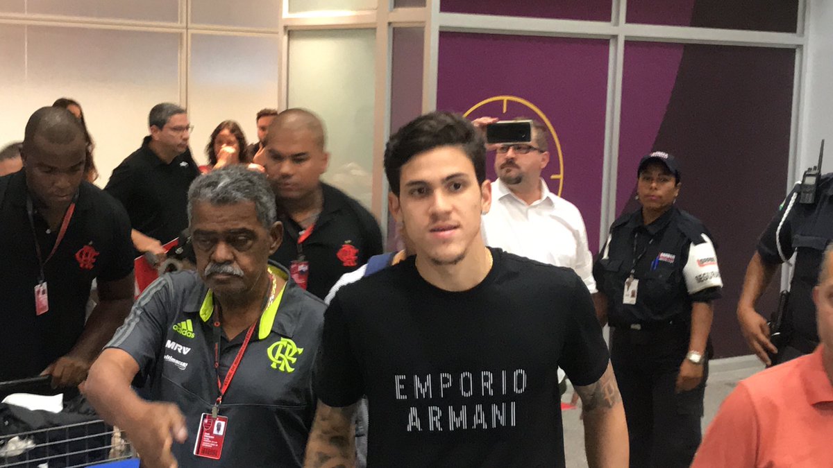 mundodabola's tweet photo. “Estou muito feliz e motivado para essa temporada. A gente sente saudade do Rio de Janeiro, é uma oportunidade única de jogar no Flamengo, faltam só esses detalhes. Vamos fechar para dar tudo certo e ter um grande ano para a Nação.”

— Pedro https://t.co/VunzUeSGPF