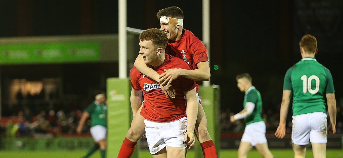 dragonsrfc's tweet photo. 🏴󠁧󠁢󠁷󠁬󠁳󠁿WALES | Congratulations to @ewanrosser_ @nye0wen @Dafbuckland @BenjiHoppe11 Ben Carter, Will Griffiths, @_Dylanbartlett1 and @Brodcog who are named by @WelshRugbyUnion U20s for the upcoming 6 Nations🙌

▶️ https://t.co/DTMOsP1xZK

#BringYourFire🔥 https://t.co/2xfsKcmIYQ