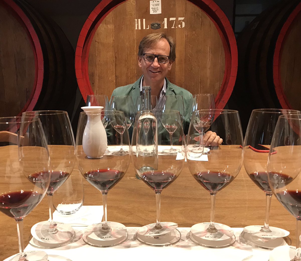 WineNewsIt's tweet photo. Il "custode del #Brunello" e la sua ultima #Riserva 2012, unica, preziosa: a #FrancoBiondiSanti la dedica del #GruppoEpi, proprietario francese della #TenutaGreppo #Montalcino dove è nato il grande rosso, in segno di riconoscenza e cultura che si tramanda, https://t.co/KEPjBWiVno https://t.co/gq7GftHE2I