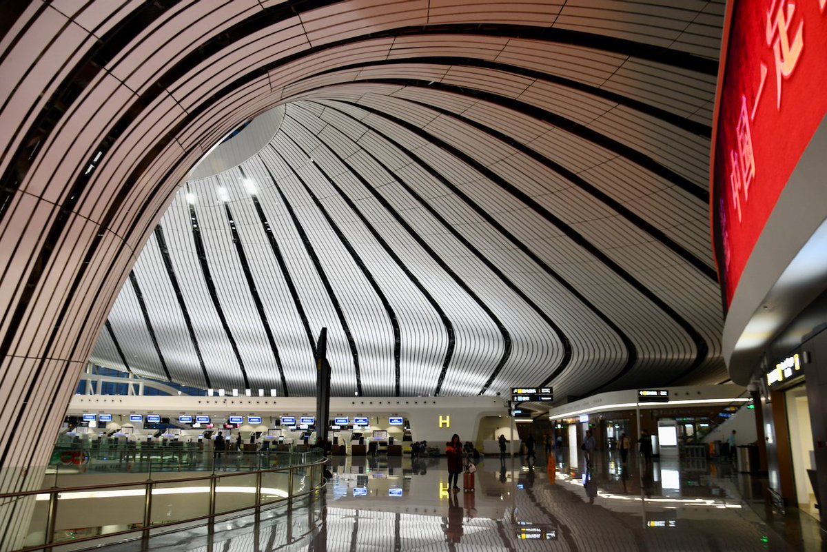 BIPolska's tweet photo. Nasz dziennikarz @marcinwalkow relacjonuje jak wygląda nowa duma Chin - lotnisko Pekin Daxing. Latają tam już samoloty PLL LOT z @ChopinAirport
Więcej ⤵️https://t.co/aqqFKx8J9u #avation #beijingdaxing #ZBAD https://t.co/Uttcyss3S2