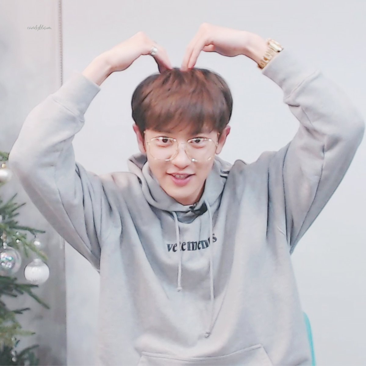 CandyBlossom92's tweet photo. 같은인물 다른느낌 찬열왕자...😇

#찬열 #CHANYEOL 200117 cap edit. https://t.co/P9jcA8rxDF