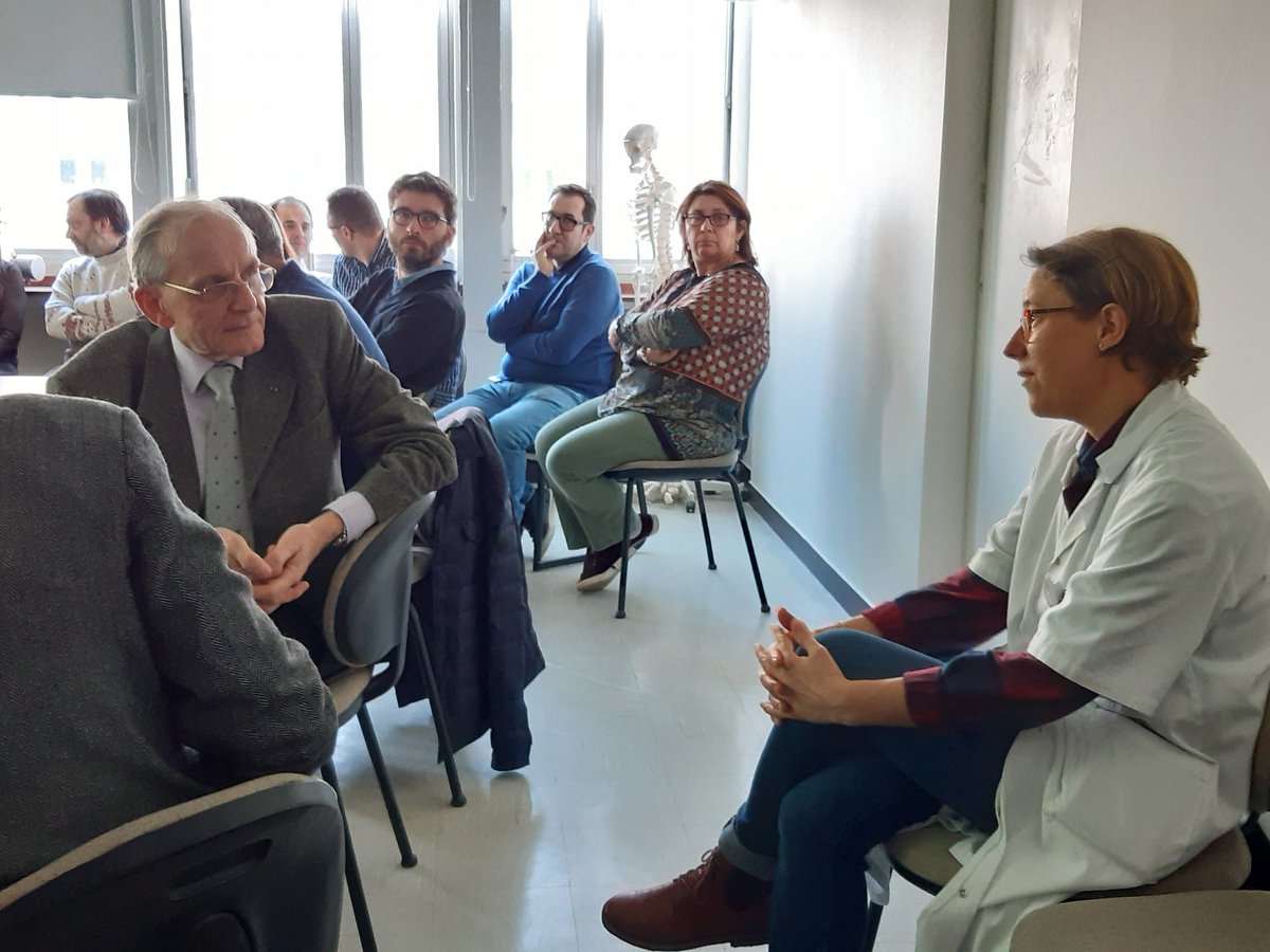 LIGUE_CANCER44's tweet photo. Avant de donner une conférence ce soir, Axel Kahn, président de la Ligue contre le cancer, visite Phy-OS, le laboratoire de recherche sur les cancers des os chez l’enfant et autres pathologies osseuses chez l’adulte, une unité de recherche de l’Inserm - Université de Nantes. https://t.co/Dq2EhVnoHj