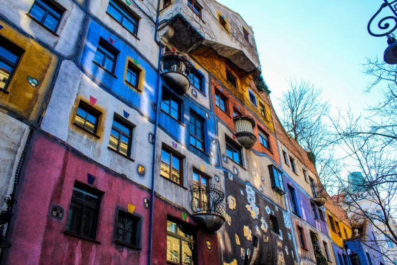 completeeurope's tweet photo. My next recommendation for an amazing winter travel location is Vienna Austria. Spend your time eating cake, watching Opera and pursuing palaces. https://t.co/WYZYaShdpX https://t.co/CFQt2Q7604