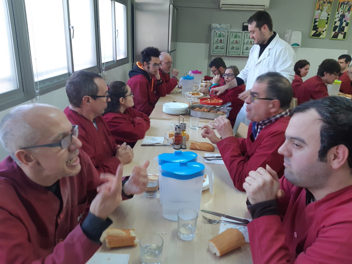 asociacionalpi's tweet photo. Hoy os presentamos UN DIA EN NUESTRO CENTRO ESPECIAL DE TRABAJO. Manipulados, cerámica, artesanía,.... #cetalpi #trabajo #artesania #manipulados #somelquefem https://t.co/mzvH7Ap5EA