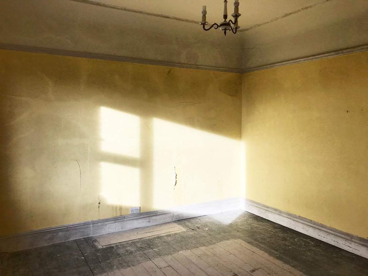 ness_owen's tweet photo. Walls waiting for poems. A borrowed corner of @plasbodfa for - look for the light- daw haul dros y bryn unwaith eto - #poems #art #storytelling #edrychymlaen #cerddi #Celf #straeon #YnysMon #MisEbrill #April https://t.co/MX3IWOAxdq