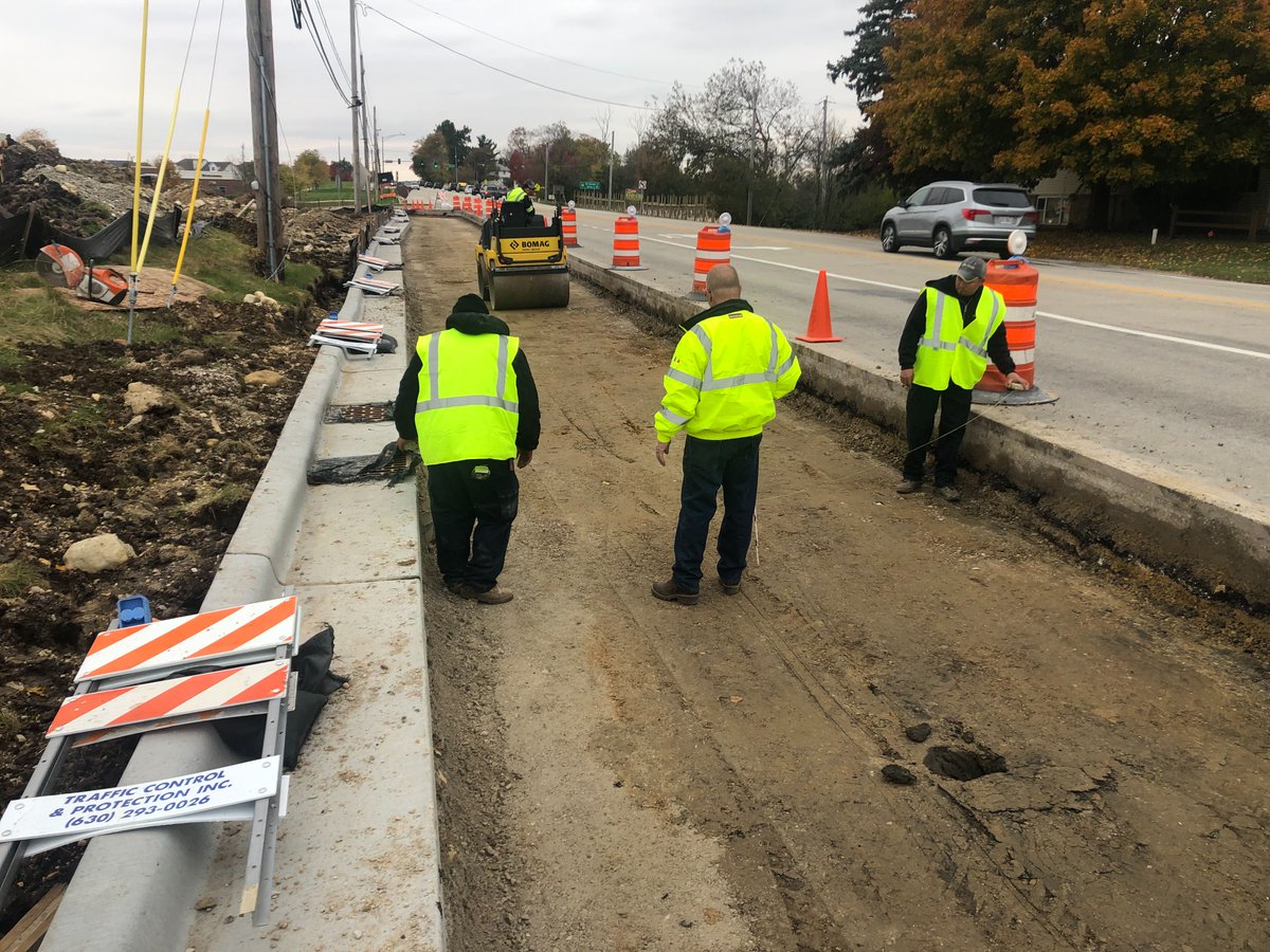 TotalPaving's tweet photo. New year, new budgets... Now is the time to start planning for the projects you need completed in 2020. Call today to find out how we can help with your paving needs. #roadextension #turnlane #municiplepaving #idotcurb #rowcurb #rowpaving #batavia #roadextension #stonebase #IDOT https://t.co/uBQk0BiXaT