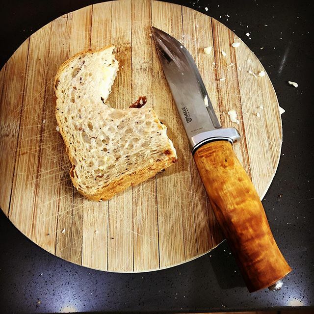 ScamperTravels's tweet photo. cos sometimes you have to make a cheese sammwich with a hunting knife #vanlife #campervan #camperforsale https://t.co/jCNQJ8MjnN https://t.co/lmGWXADt4b
