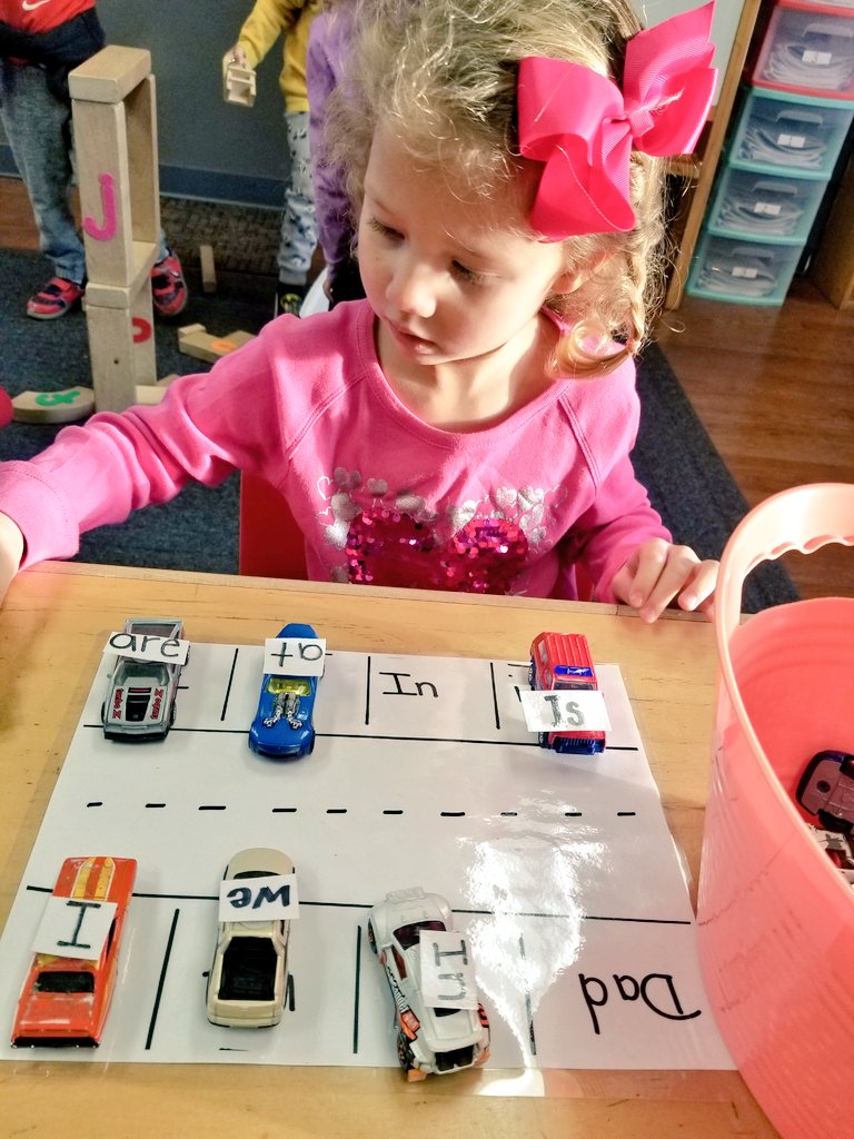 MsCarrie_LPS's tweet photo. Fun Friday! 🤪Building with letters, matching letters, mirror writing, and car sight words! https://t.co/vlJYiMszpM