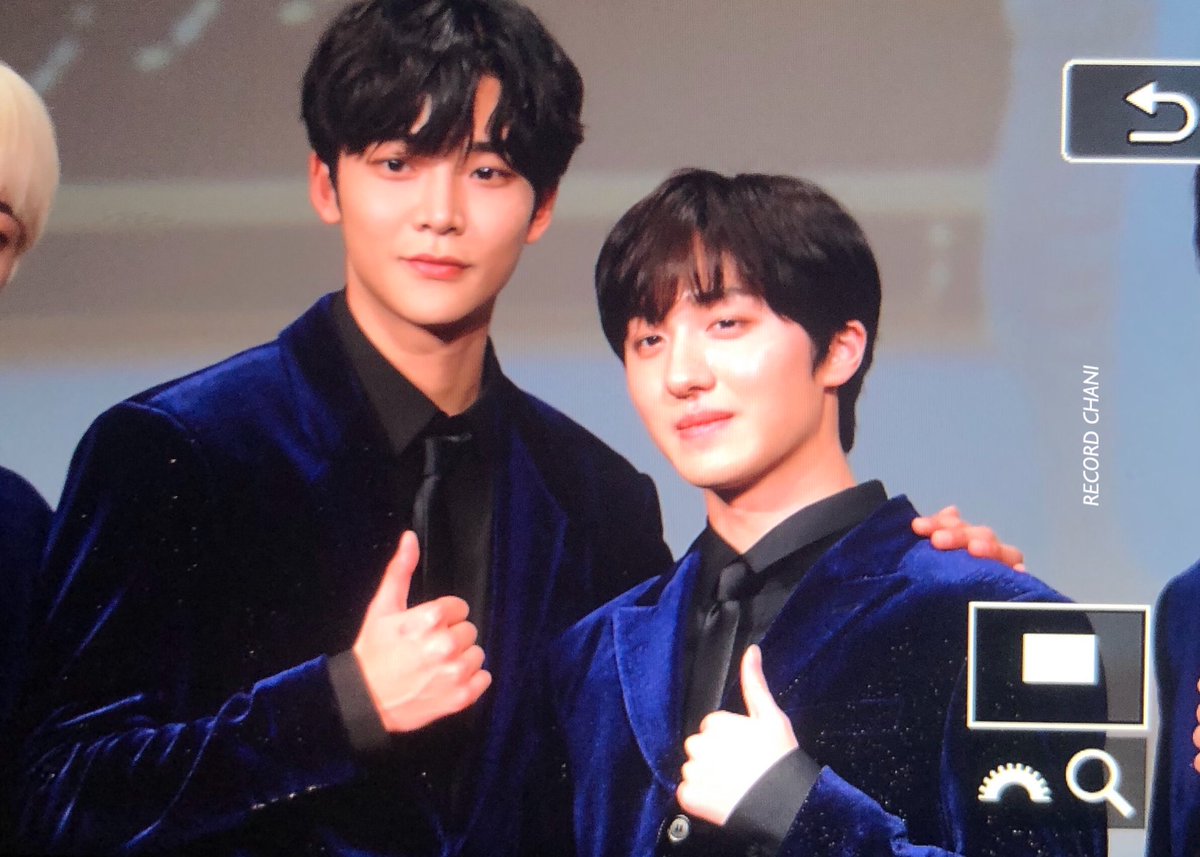 _20000117's tweet photo. 200117 영등포팬싸

울 뽀짝이들 사랑해
#SF9 #CHANI #찬희 #チャニ #착한찬희 #GoodGuy https://t.co/k4k8gmQtb5