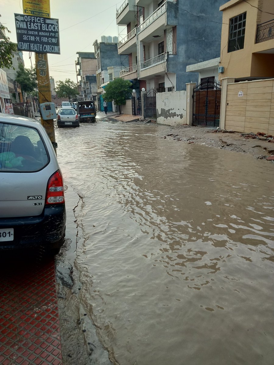 ShankarPadhy1's tweet photo. Local leaders not bothered to citizens problems so how the authorities will work ,we at Surya nagar pH 2 East block Faridabad are also worst affected in every rain due to  no drainage system and Mcf not bothers. https://t.co/SD6H4fpjB7