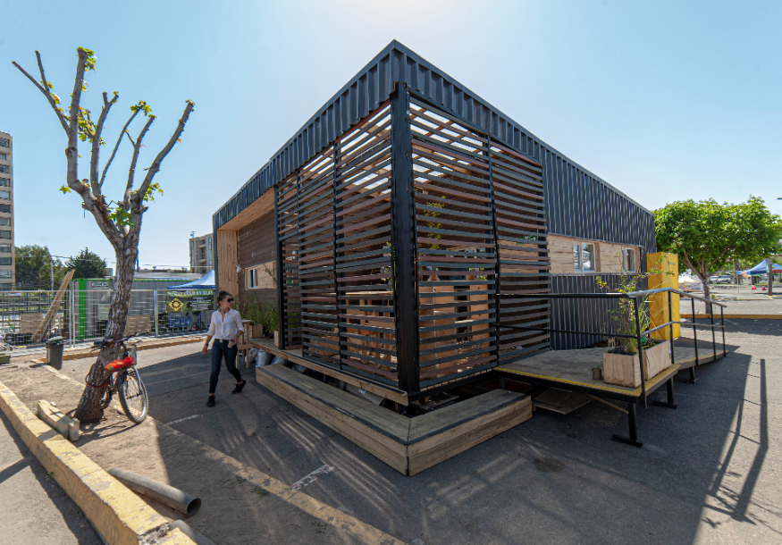 cdt_chile's tweet photo. En octubre se realizó la exhibición de los prototipos finalistas del desafío #ConstruyeSolar, donde se presentaron los 7 modelos de vivienda social que apuntan a estrategias de eficiencia energética y sustentabilidad. ¡Revisa el reportaje de #RevistaBIT! https://t.co/VBC8m9Z0DK https://t.co/Jbh4tqeQPB