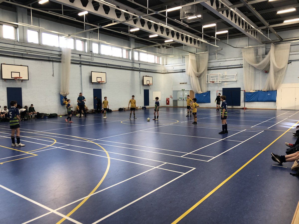 FootballDulwich's tweet photo. Great to host the @isfafootball U13 South East Futsal tournament today. Brilliant to see so many boys playing and enjoying themselves. @PlayFutsal_UK @FootballHampton @Newton_Sport @KGS_Sport @WestminsterUS @FarringtonsPE @KewHouseSports https://t.co/Q4tfesX8lA