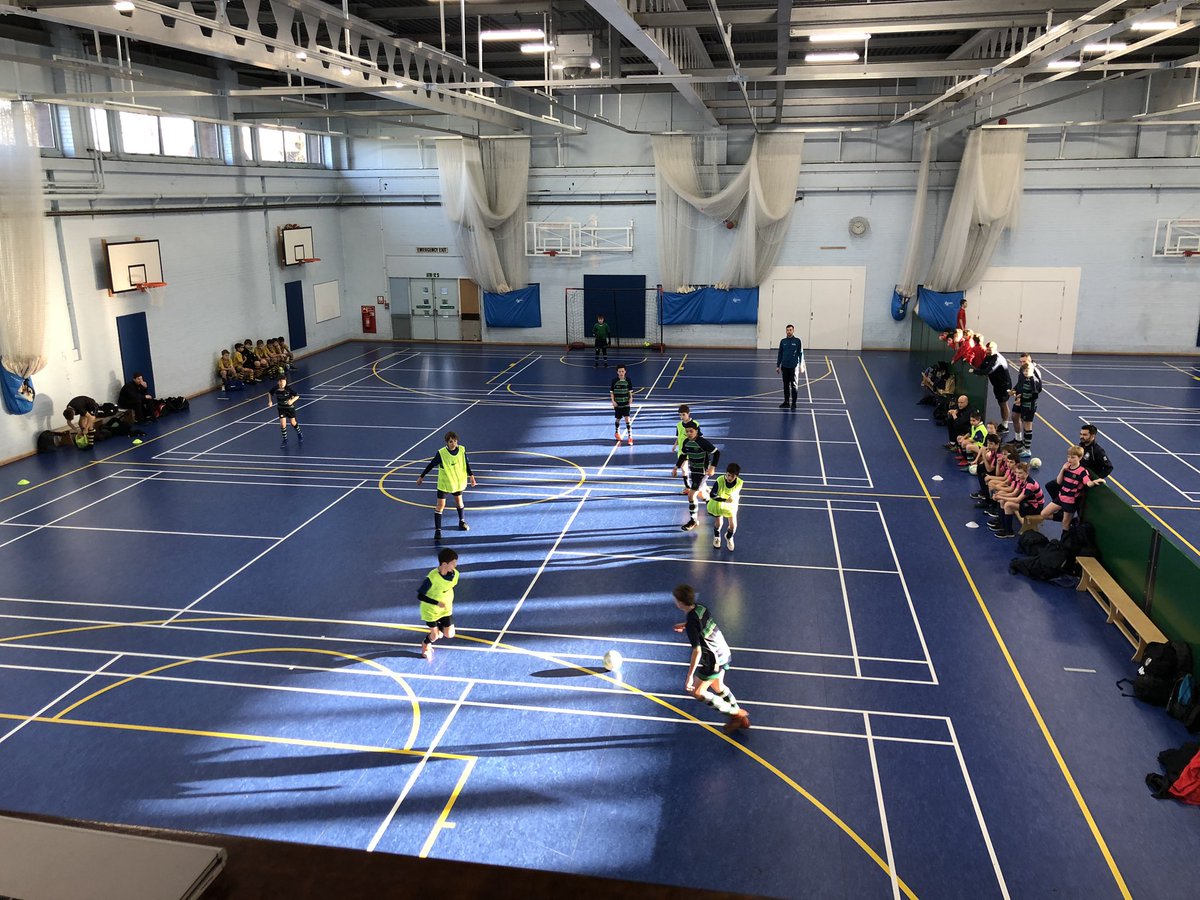 FootballDulwich's tweet photo. Great to host the @isfafootball U13 South East Futsal tournament today. Brilliant to see so many boys playing and enjoying themselves. @PlayFutsal_UK @FootballHampton @Newton_Sport @KGS_Sport @WestminsterUS @FarringtonsPE @KewHouseSports https://t.co/Q4tfesX8lA