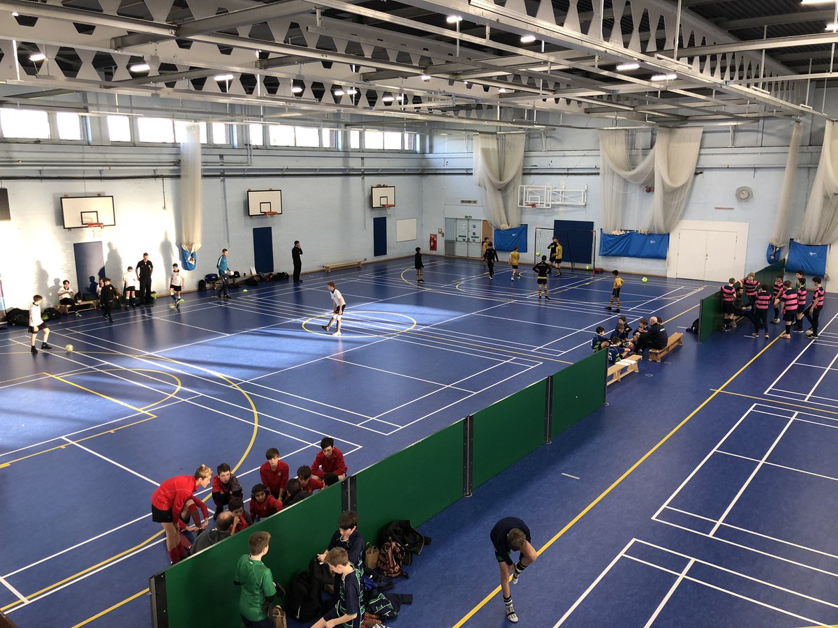 FootballDulwich's tweet photo. Great to host the @isfafootball U13 South East Futsal tournament today. Brilliant to see so many boys playing and enjoying themselves. @PlayFutsal_UK @FootballHampton @Newton_Sport @KGS_Sport @WestminsterUS @FarringtonsPE @KewHouseSports https://t.co/Q4tfesX8lA