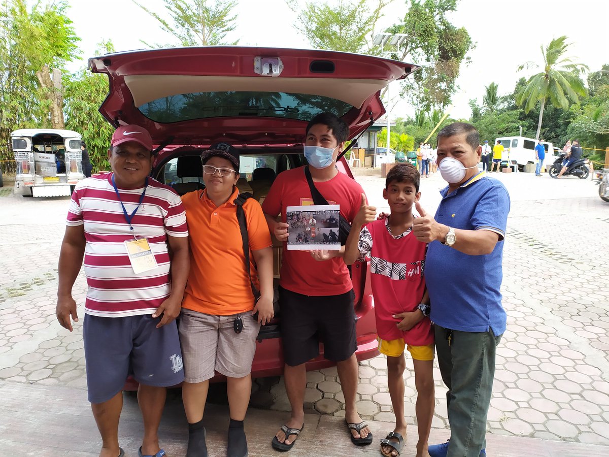 D_RB_Guild's tweet photo. UPDATE: @MustacheTommy 2nd Mission Complete! 😍 With teammates @Ematz09,  Tysm for the following sponsors @shariq911 @CryptoStache @AmendaFerber @GxrpPerez #SolidRedTeam. We delivered some mats,towels,water,canned goods,  instant cup noodles medicines. 
#StandWithThePeopleOfThePH https://t.co/U1DMaV8HuY